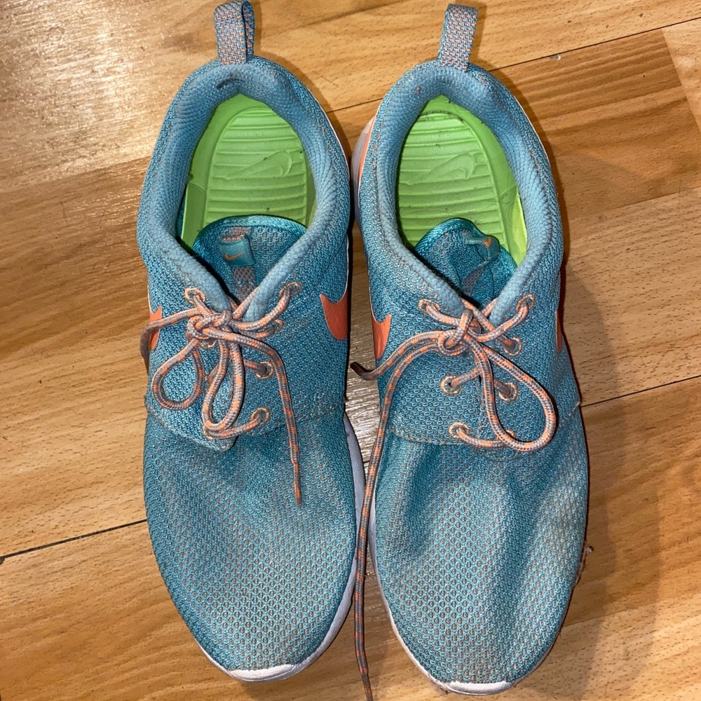 Women’s Nike roshe shoes